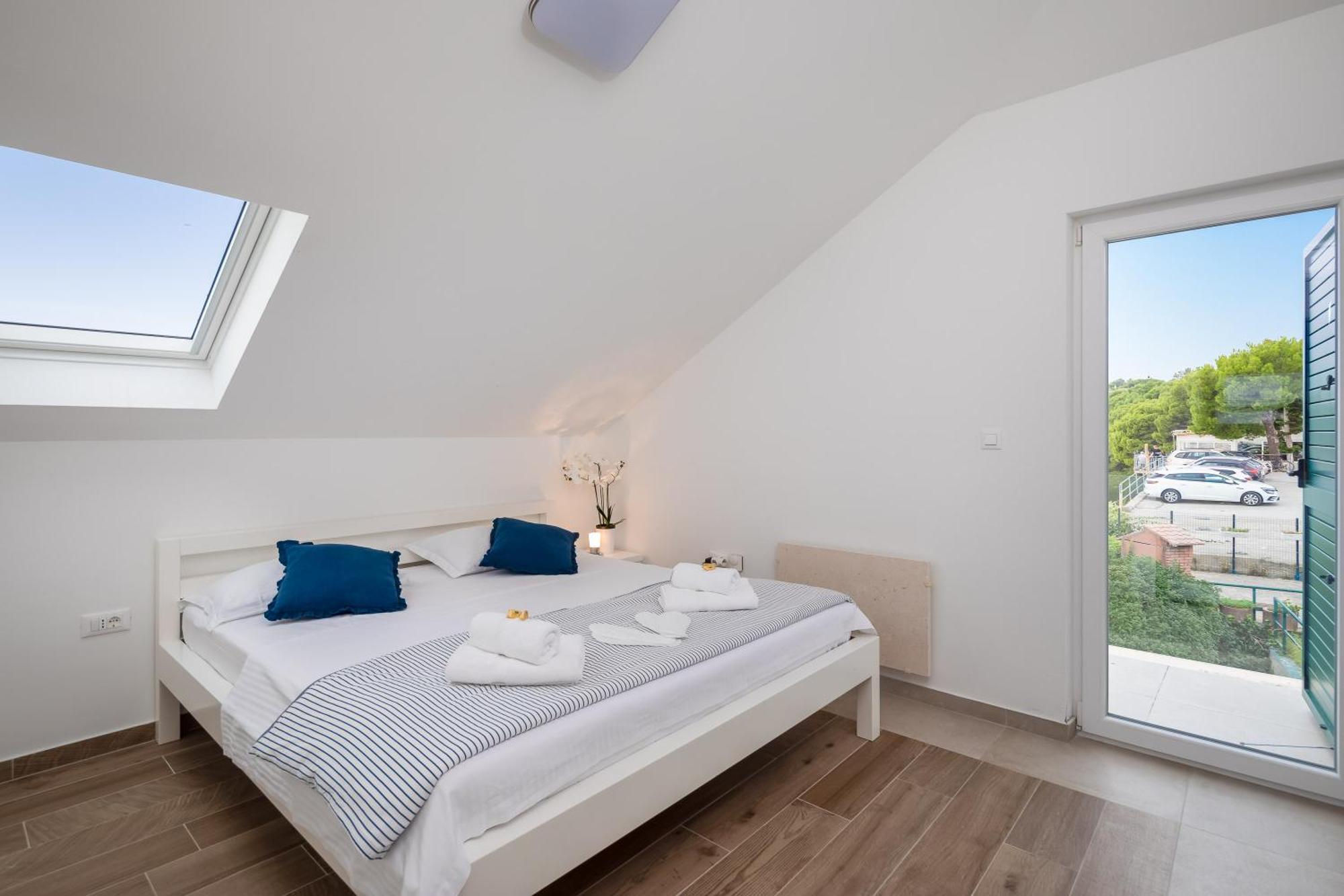 Epetium Beach Villa Split Exterior photo